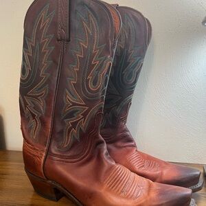 Rarely worn authentic made in USA size 8 1/2 cowboy boots.
